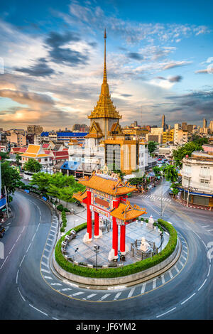 Bangkok, Thaïlande Chinatown rond-point au crépuscule. Banque D'Images