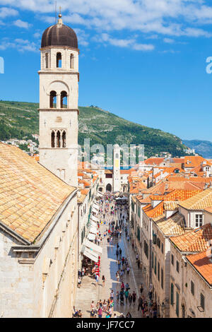 Dubrovnik Croatie côte Dalmate vue sur le toit de la rue principale Stradun, Placa, la vieille ville de Dubrovnik, site classé au Patrimoine Mondial de l'UNESCO, Dubrovnik, Coatia dalmate Banque D'Images