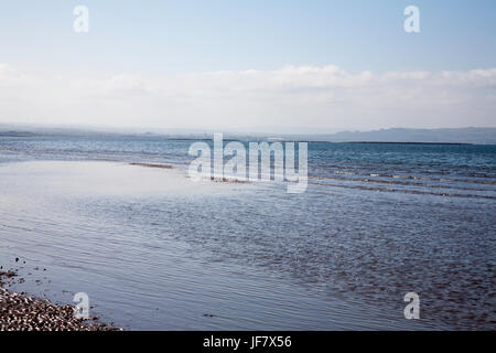 La plage de Troon à au sud vers Ayr et Brown Carrick Hill Ayrshire en Écosse Banque D'Images