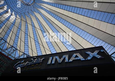 Impressions du Sony Center à la Potsdamer Platz à Berlin du 1 juin 2017, Allemagne Banque D'Images