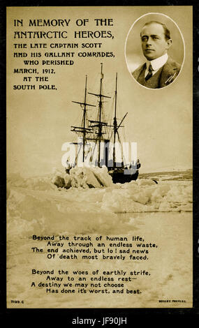 Carte postale mémorial commémorant l'expédition Antarctique Terra Nova de Robert Falcon Scott au Pôle Sud, 1910 - 1913. Image montre le Capitaine Scott et son navire, le Terra Nova Banque D'Images