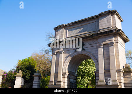 Passage des fusiliers, un monument qui fait partie de l'entrée de la rue Grafton St Stephen's Green Park, à Dublin, Irlande Banque D'Images