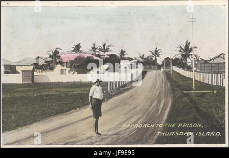 Une photographie historique montrant l'approche de la prison sur l'île de jeudi, prise entre 1917 et 1920, une période importante de l'histoire australienne. Banque D'Images