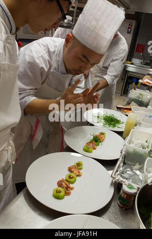 Restaurant Senderens, Alain Senderens (2 décembre 1939 - 25 juin 2017) était un chef français de premier plan et les praticiens de la Nouvelle Cuisine. Le Figaro crédité comme l'inventeur de l'alimentation et vin. Banque D'Images