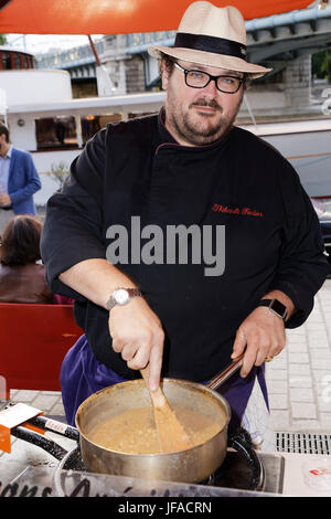 Paris, France. 29 Juin, 2017. Thibault Redier assiste à la 5e "Trophée de la Pétanque Gastronomique' à Paris Yacht Marina, le 29 juin 2017 à Paris, France. Credit : Bernard Menigault/Alamy Live News Banque D'Images