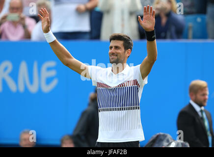 Eastbourne, Royaume-Uni. 30 Juin, 2017. Novak Djokovic la Serbie de célèbre après avoir battu Daniil Medvedev de la Russie dans la demi-finale au cours d'une sixième journée de l'International Aegon Eastbourne le 30 juin 2017, à Eastbourne, Angleterre Crédit : Paul Terry Photo/Alamy Live News Banque D'Images