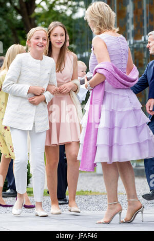 La Princesse Astrid, la Princesse Laetitia Maria et de la princesse Louise de Belgique à assister à la célébration de 80 ans de la reine Paola à Waterloo, Belgique, 29 juin 2017. Photo : Patrick van Katwijk Pays-bas OUT, POINT DE VUE - PAS DE SERVICE DE FIL - Photo : Patrick van Katwijk/Dutch Photo Presse/dpa Banque D'Images