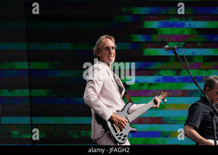 Londres, Royaume-Uni. 30 Juin, 2017. Mike Rutherford de Mike et la mécanique en live sur scène le grand chêne dans le cadre de l'heure d'été britannique 2017 (CEST) Festival à Hyde Park à Londres. Date de la photo : Vendredi, 30 juin 2017. Crédit photo doit se lire : Crédit : Roger Garfield/Alamy Live News Crédit : Roger Garfield/Alamy Live News Banque D'Images