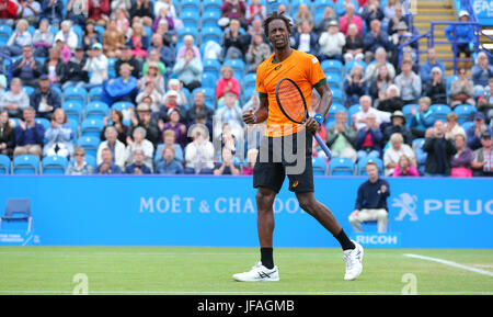 Eastbourne, Royaume-Uni. 30 Juin, 2017. Gaël Monfils de France fête de battre Richard Gasquet de la France dans la demi-finale au cours d'une sixième journée de l'International Aegon Eastbourne le 30 juin 2017, à Eastbourne, Angleterre Crédit : Paul Terry Photo/Alamy Live News Banque D'Images