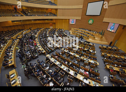 Addis Abeba, Ethiopie. 30 Juin, 2017. Les participants assistent à la 31e session ordinaire du Conseil exécutif de l'Union africaine, tenue à Addis Abeba, capitale de l'Éthiopie, le 30 juin 2017. La 31e session ordinaire du Conseil exécutif de l'Union africaine a débuté le vendredi dans le cadre du 29e sommet de l'UA dans la capitale de l'Éthiopie Addis-abeba. Crédit : Chen Cheng/Xinhua/Alamy Live News Banque D'Images