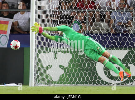 Cracovie, Pologne. 30 Juin, 2017. Le gardien de but allemand Julian Pollersbeck en action au championnat d'Europe U21 dernier match entre l'Espagne et l'Allemagne à la Cracovia stadium à Cracovie, Pologne, 30 juin 2017. Photo : Jan Woitas/dpa-Zentralbild/dpa/Alamy Live News Banque D'Images