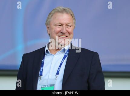 Cracovie, Pologne. 30 Juin, 2017. La Fédération allemande de football (DFB) directeur des sports, Horst Hrubesch, rires au cours de l'U21 European Championship match final entre l'Espagne et l'Allemagne à la Cracovia stadium à Cracovie, Pologne, 30 juin 2017. Photo : Jan Woitas/dpa-Zentralbild/dpa/Alamy Live News Banque D'Images