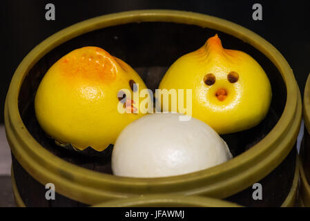 Oiseaux mignons petits pains cuits à la chinoise baozi à Chengdu, Chine Banque D'Images