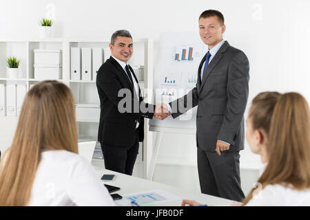 Business people shaking hands, finir une séance Banque D'Images