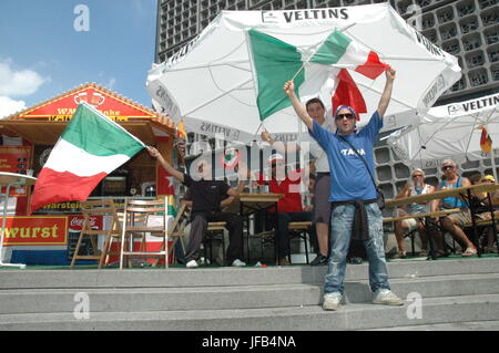 Impressions de la Coupe du Monde de Football de 2006 à Berlin du 9 juillet 2006 (avant la finale entre l'Italie et la France), Allemagne Banque D'Images