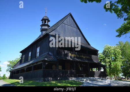 St.-Rochus église en bois Dobrzen Wielki (a probablement été construite en 1658 et a été reconstruit et restauré à plusieurs reprises) à partir du 18 mai 2013, la Pologne Banque D'Images