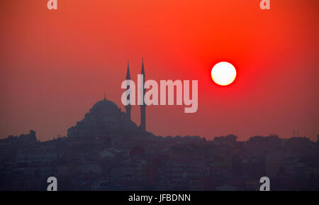 Coucher du soleil et la mosquée de Yavuz Selim Banque D'Images