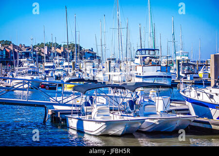 Bohiket avec marina bateaux près de Kiawah Island Banque D'Images