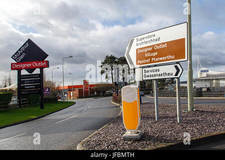 McArthur Glen Designer Outlet - Bridgend Banque D'Images