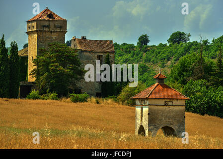 Pigeonnier typique dans la région d'Occitanie, Tarn France. Ici au Château cazelles. Pris sur un 38 degrés c 24. Banque D'Images