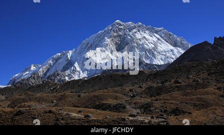 Mont Nuptse vu de Lobuche Banque D'Images