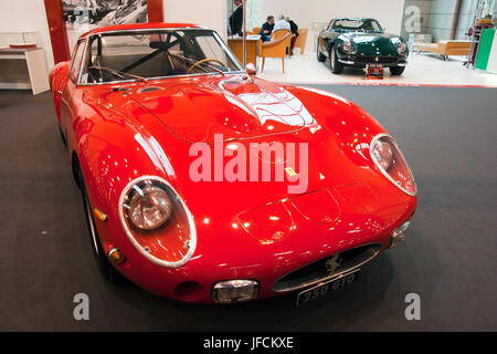 ESSEN, ALLEMAGNE - 1 avril : Ferrari 250 GTO à l'affiche au Techno Classica Essen 2011, le 1 avril 2011 à Essen, Allemagne. Banque D'Images