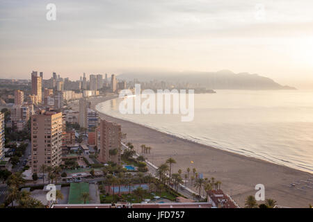 Vue panoramique sur le centre touristique Benidorm Banque D'Images