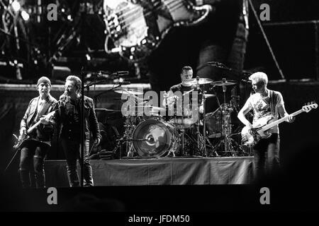 U2 Joshua Tree 30e anniversaire 1987-2017 une série d'images montrant l'ambiance à Joshua Tree de U2 30 ans anniversaire reunion tour au stade MetLife NJ Banque D'Images