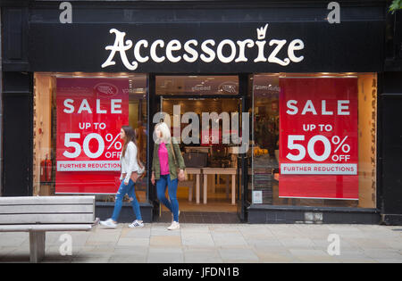 Accessorize avec devanture Eté Ventes d'affiches, de Fishergate, Preston, Royaume-Uni Banque D'Images