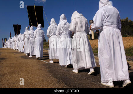 Procesion del Viernes Santo, ( le Vendredi Saint Procession ),Bercianos de Aliste, province de Zamora, Espagne Banque D'Images