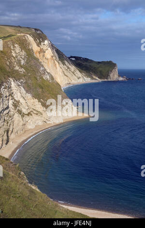 Homme de guerre Bay et Man O'War Cove sur la côte du Dorset dans le sud de l'Angleterre. C'est entre les caps de Durdle Door à l'ouest et Man O'War Il Banque D'Images