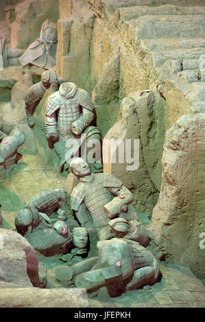 Chine, Province du Shaanxi, près de Xi', un district Lintong, inscrit au Patrimoine Mondial de l'UNESCO, l'armée de terre cuite, gardant le premier empereur Qin Shi Huangdi's tomb Banque D'Images