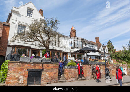 L'Angleterre, dans le Warwickshire, Stratford-upon-Avon, le Canard Sale Pub ou le Black Swan Pub Banque D'Images