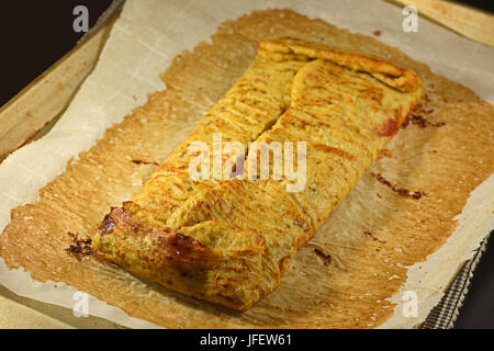 Chou-fleur stromboli low carb Banque D'Images