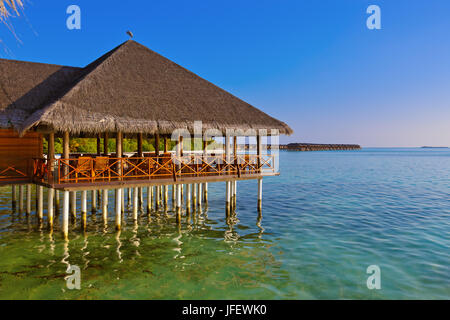 Cafe on tropical Maldives island Banque D'Images