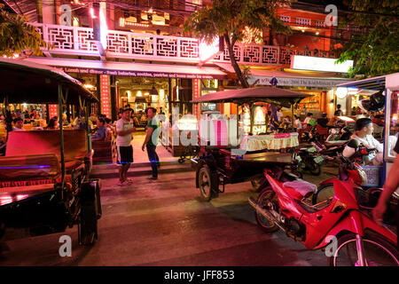 Photo de nuit les rues de Siem Reap, Cambodge, Asie Banque D'Images