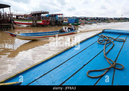 Bateau à moteur sur le Mékong, au Cambodge, en Asie du sud-est Banque D'Images