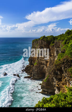 Côte près de temple d'Uluwatu à Bali Indonésie Banque D'Images