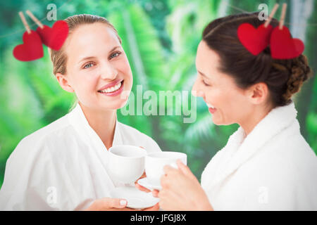 Image composite de deux amis, pour avoir une journée au spa Banque D'Images