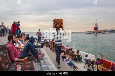 Turquie, Istanbul City,Harem Uskudar terrasse, Tour de la jeune fille, Kiz Kulesi, Banque D'Images