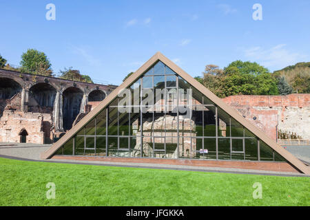 L'Angleterre, Shropshire, Ironbridge, Colbrookdale Musée du fer, l'ancien four où Abraham Darby premier fer fondu à l'aide de charbon de coke au lieu de Banque D'Images