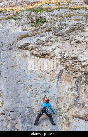 Pays de Galles, Llandudno, Great Orme, Female Rock Climber Banque D'Images