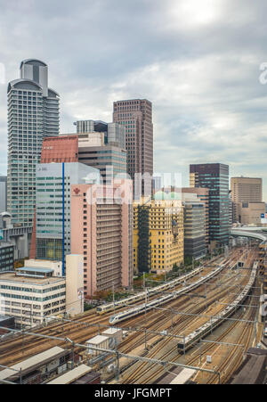 Le Japon, Kansai, Osaka, Umeda Satation, près de Skyline Banque D'Images