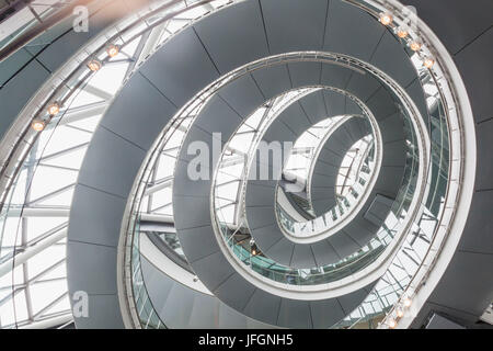 L'Angleterre, Londres, Southwark, à l'Hôtel de Ville, l'intérieur en colimaçon Banque D'Images