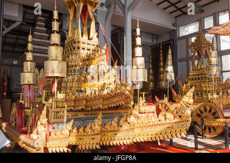 Thaïlande, Bangkok, Bangkok Musée National, Royal 18e siècle chars Banque D'Images