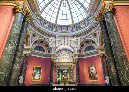 L'Angleterre, Londres, Trafalgar Square, la National Gallery Banque D'Images