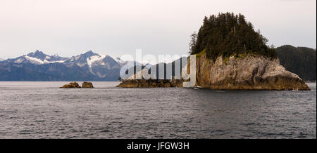 Buttes rocheuses Gamme Montagne Golfe d'Alaska Alaska Océan Pacifique Nord Banque D'Images