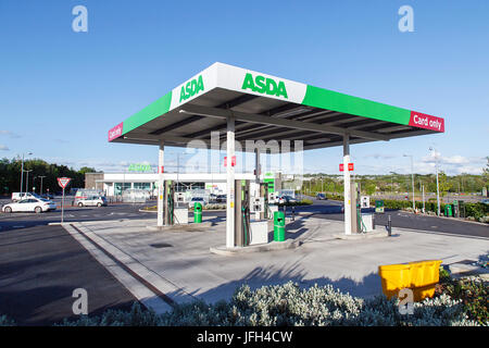 Station essence Asda Banque D'Images