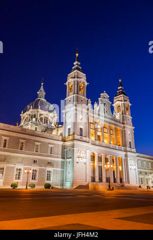 Cathédrale de la Almudena, à Madrid, Espagne Banque D'Images