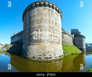 Le Château de Fougères (France) vue du printemps. Banque D'Images